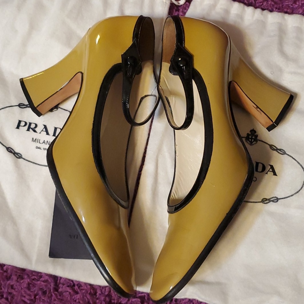 Prada Ladies Shoes - Picture 10 of 16